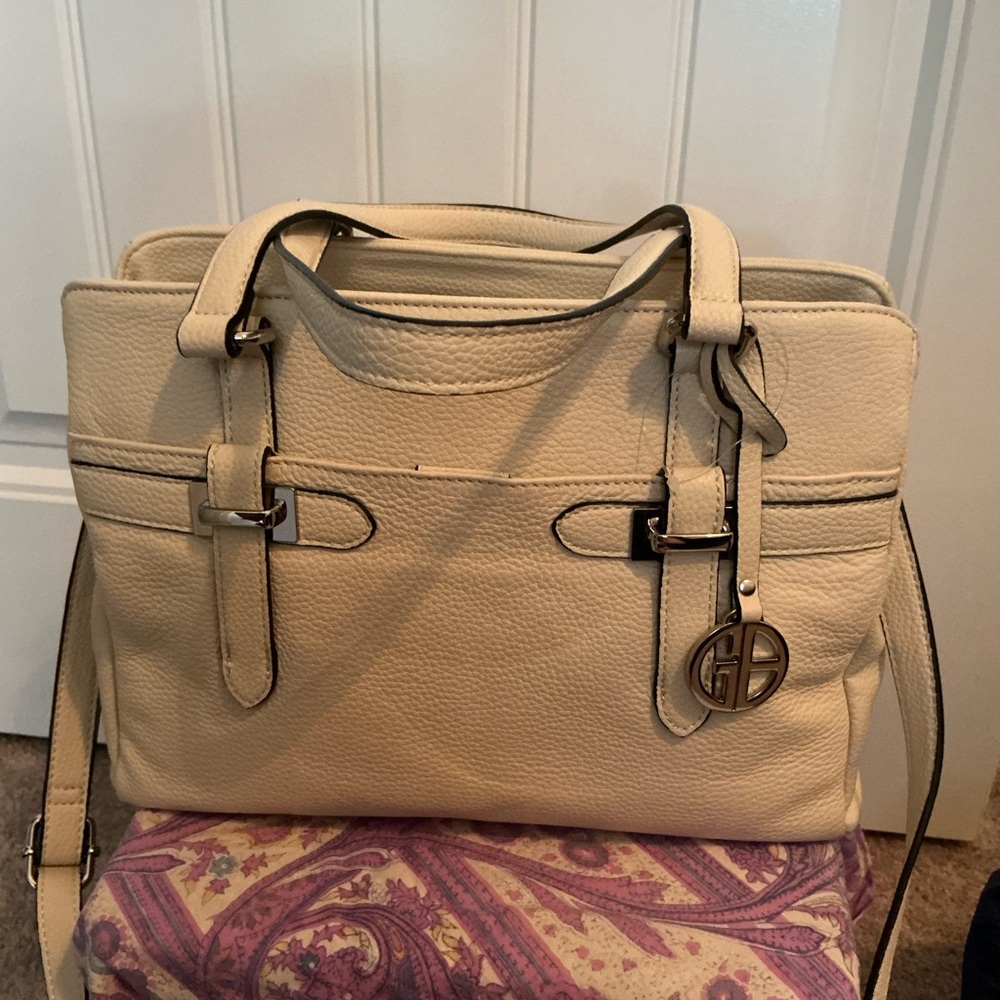 Elegant Cream Handbag